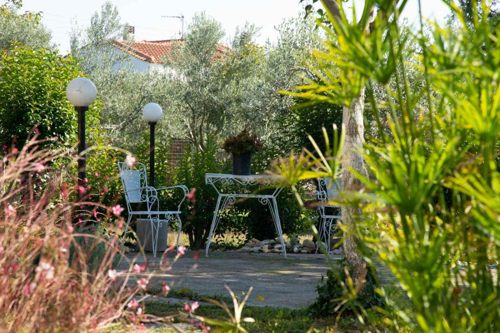 Pond And Pines, By Nice House By The Sea! Epanomí Ngoại thất bức ảnh